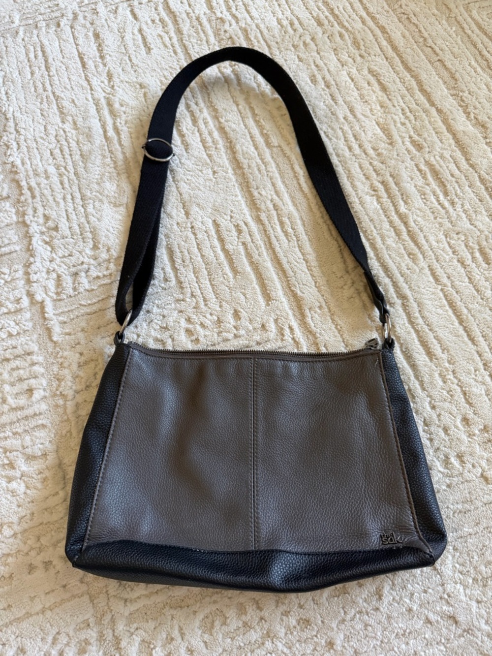 The Sak genuine leather shoulder bag gray black two tone pebbled soft hobo purse